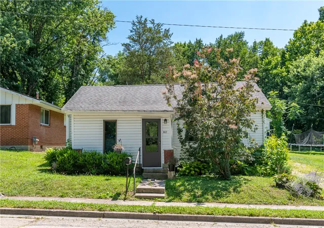 Photo 4 of Single family home for sale at 847 E 3rd Street, Xenia, OH 45385 | MLS# 965522 | Listing updated on 2026-08-28