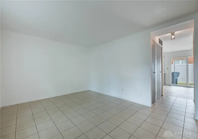 Listing Photo 4 - Condo for sale in building located at 7535 Mount Hood, Dayton, OH 45424