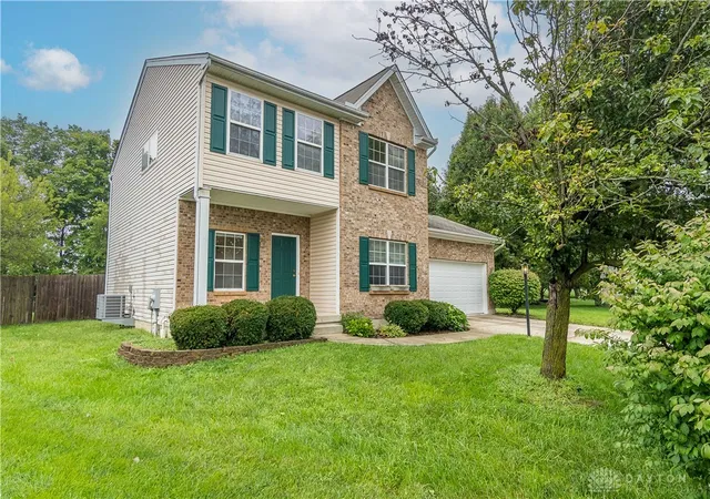 Photo 3 of Single family home for sale at 2880 Manor Ct, Troy, OH 45373 | MLS# 966302 | Listing updated on 2026-09-01
