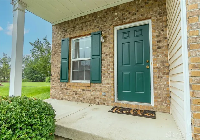 Photo 3 of Single family home for sale at 2880 Manor Ct, Troy, OH 45373 | MLS# 966302 | Listing updated on 2026-09-01