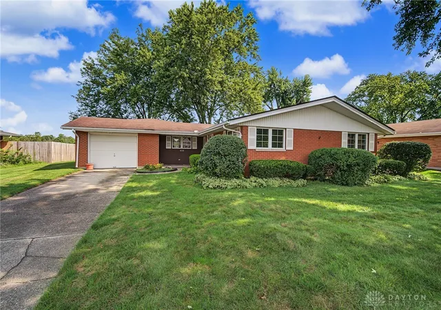 Photo 2 of Sale Pending at 1035 Cottage Ct Dr, Fairborn, OH 45324 | MLS# 966606 | Listing updated on 2026-08-27
