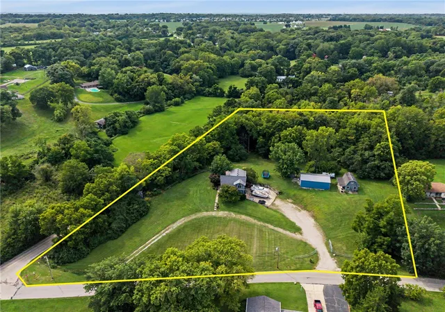 Photo 2 of Single family home for sale at 4445 Pinehill Dr, Dayton, OH 45424 | MLS# 958588 | Listing updated on 2026-08-27