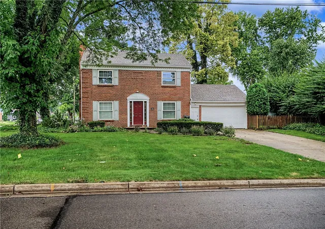 Photo 3 of Single family home for sale at 100 Greendale Dr, Dayton, OH 45429 | MLS# 966357 | Listing updated on 2026-08-26