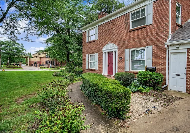 Photo 4 of Single family home for sale at 100 Greendale Dr, Dayton, OH 45429 | MLS# 966357 | Listing updated on 2026-08-26