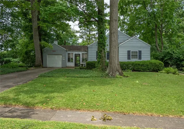 Photo 2 of Sale Pending at 1971 Oak Knoll Dr, Springfield, OH 45504 | MLS# 966635 | Listing updated on 2026-08-28