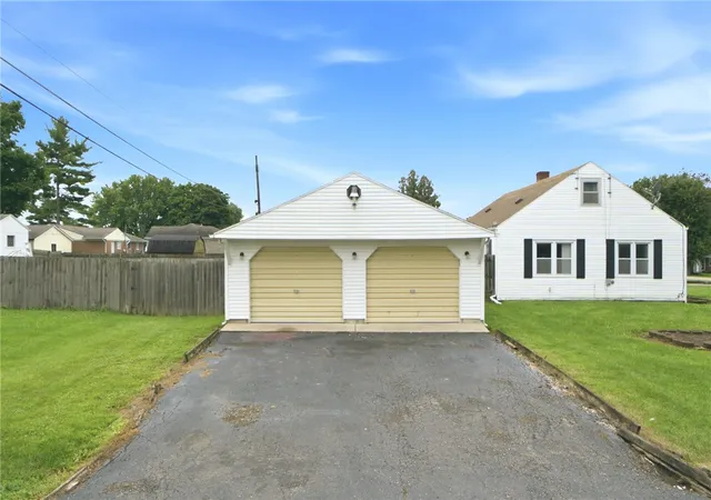 Photo 3 of Single family home for sale at 237 Kinsey Rd, Xenia, OH 45385 | MLS# 966697 | Listing updated on 2026-08-28
