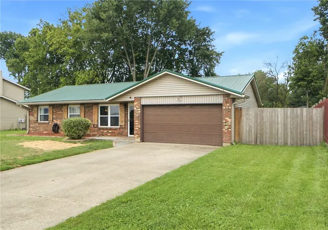 Photo 2 of Sale Pending at 907 Marcia Dr, Trenton, OH 45067 | MLS# 966817 | Listing updated on 2026-08-28