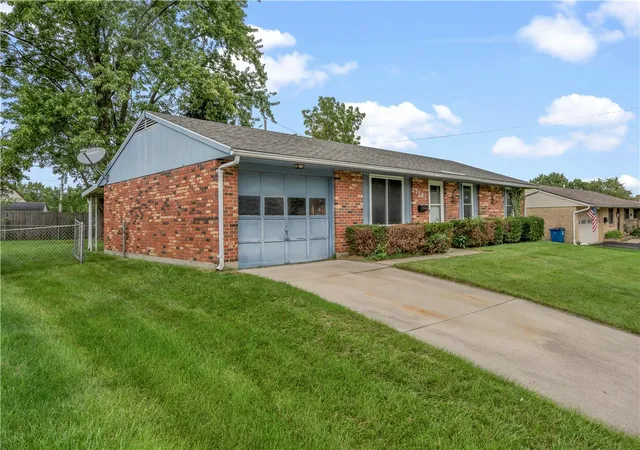 Photo 3 of Sale Pending at 7161 Saffron Dr, Dayton, OH 45424 | MLS# 966890 | Listing updated on 2026-08-27