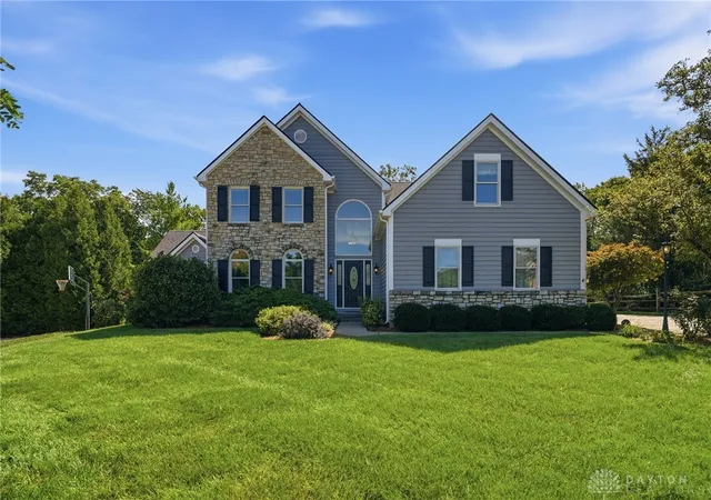 Photo 1 of Sale Pending at 7945 Woodglen Dr, West Chester, OH 45069 | MLS# 967142 | Listing updated on 2026-10-30