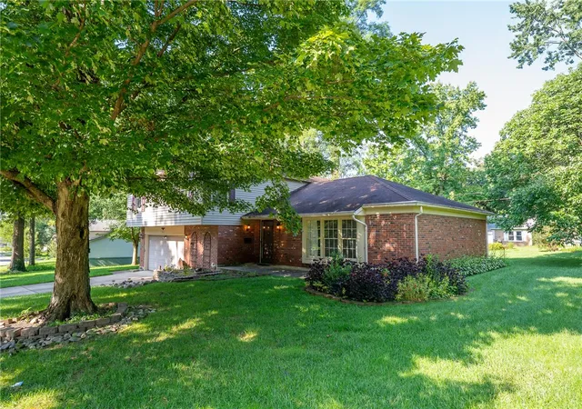 Photo 3 of Sale Pending at 131 N Johanna Dr, Centerville, OH 45459 | MLS# 967072 | Listing updated on 2026-08-29