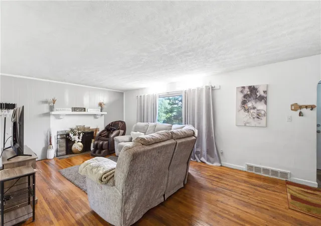 Photo 4 of Single family home for sale at 4221 Lyndell Dr, Beavercreek, OH 45432 | MLS# 967145 | Listing updated on 2026-08-26