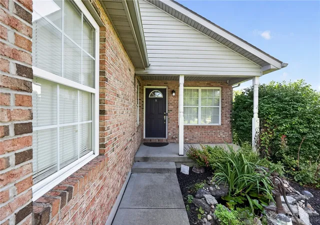 Photo 2 of Single family home for sale at 7903 Edgewater Dr, Middletown, OH 45042 | MLS# 967240 | Listing updated on 2026-09-01