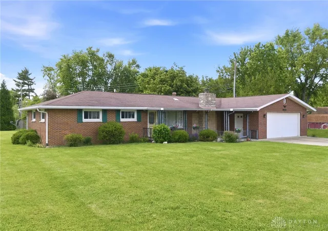 Photo 2 of Sale Pending at 3071 Axe Dr, Bath Twp, OH 45324 | MLS# 967305 | Listing updated on 2026-09-01
