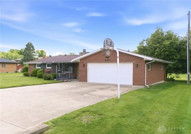 Photo 3 of Sale Pending at 3071 Axe Dr, Bath Twp, OH 45324 | MLS# 967305 | Listing updated on 2026-09-01