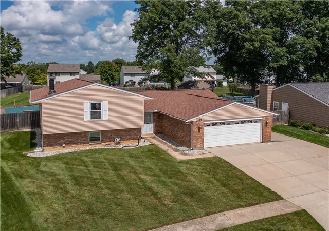 Photo 3 of Single family home for sale at 5829 Waynegate Rd, Huber Heights, OH 45424 | MLS# 967165 | Listing updated on 2026-08-28