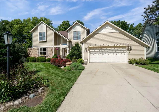 Photo 1 of Sale Pending at 265 Park Ln, Springboro, OH 45066 | MLS# 967330 | Listing updated on 2026-08-28