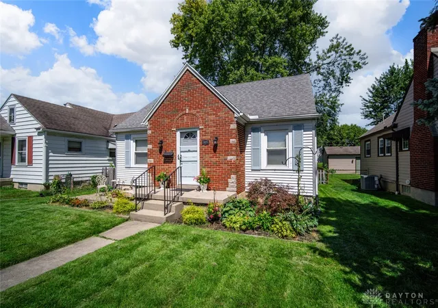 Photo 2 of Single family home for sale at 1021 Chelsea Ave, Dayton, OH 45420 | MLS# 967453 | Listing updated on 2026-08-29