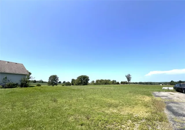 Photo 3 of Single family home for sale at 1981 N Weaver Rd, Oxford, OH 45056 | MLS# 967543 | Listing updated on 2026-09-28
