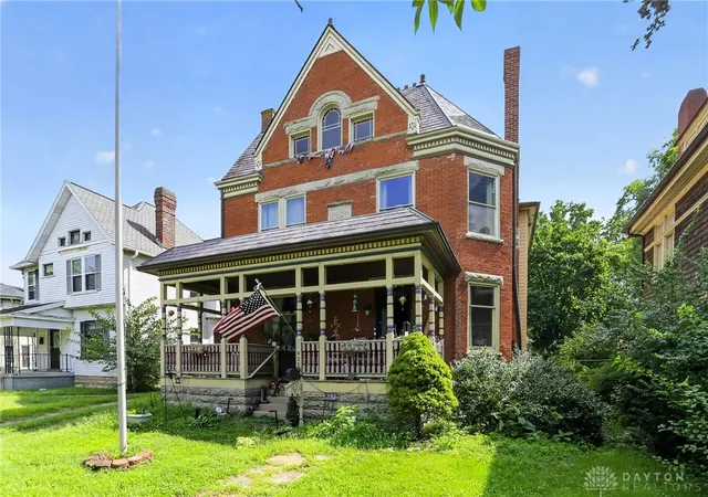 Photo 3 of Single family home for sale at 925 E High St, Springfield, OH 45505 | MLS# 967547 | Listing updated on 2026-08-27