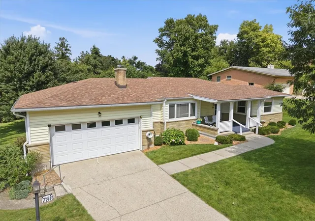 Photo 3 of Sale Pending at 786 Westchester Park Dr, Springfield, OH 45504 | MLS# 967414 | Listing updated on 2026-08-28