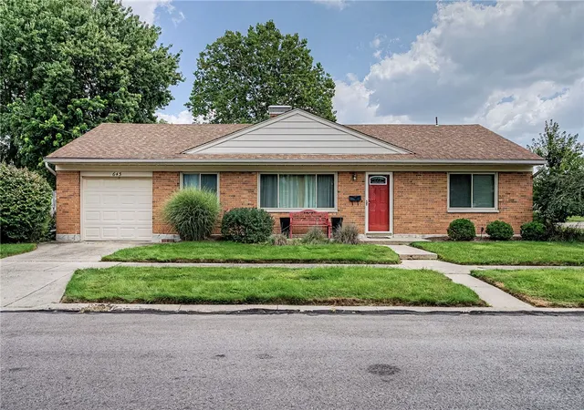 Photo 1 of Sale Pending at 643 Mossoak Dr, Kettering, OH 45429 | MLS# 967179 | Listing updated on 2026-09-01