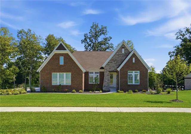 Photo 1 of Single family home for sale at 2559 Muirfield Dr, Beavercreek, OH 45431 | MLS# 967621 | Listing updated on 2026-09-01