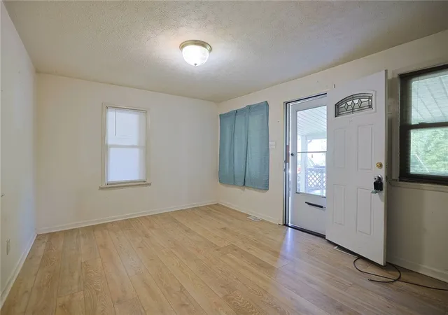 Photo 3 of Single family home for sale at 44 Walnut St, Franklin, OH 45006 | MLS# 967456 | Listing updated on 2026-08-28