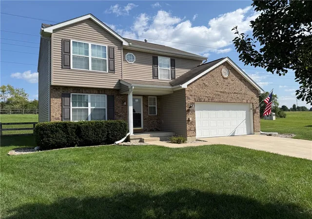 Photo 1 of Sale Pending at 121 Ascot Glen Dr, Franklin, OH 45005 | MLS# 967693 | Listing updated on 2026-09-01