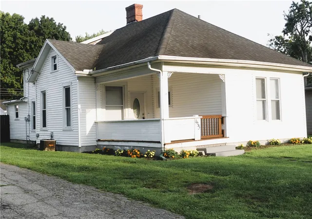Photo 1 of Single family home for sale at 935 S Detroit St, Xenia, OH 45385 | MLS# 967690 | Listing updated on 2026-08-28