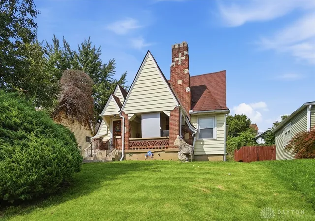 Photo 2 of Sale Pending at 121 Basswood Ave, Dayton, OH 45405 | MLS# 967711 | Listing updated on 2026-10-05