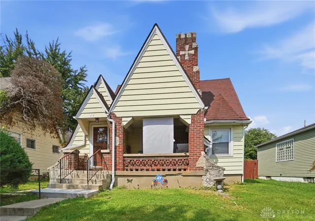 Photo 3 of Sale Pending at 121 Basswood Ave, Dayton, OH 45405 | MLS# 967711 | Listing updated on 2026-10-05