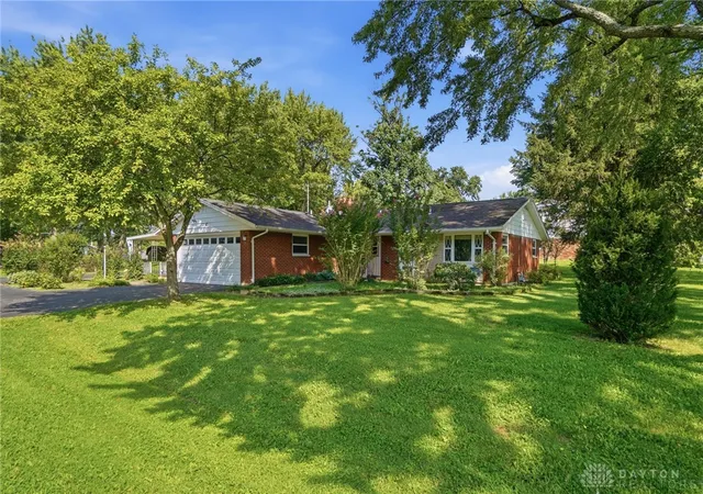 Photo 1 of Sale Pending at 2798 Coldsprings Dr, Beavercreek, OH 45434 | MLS# 967714 | Listing updated on 2026-08-31