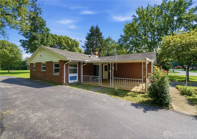 Photo 2 of Sale Pending at 2798 Coldsprings Dr, Beavercreek, OH 45434 | MLS# 967714 | Listing updated on 2026-08-31