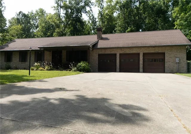 Single family home for sale at 1281 Hiatt Rd, Clarksville, OH 45113 | MLS# 967736