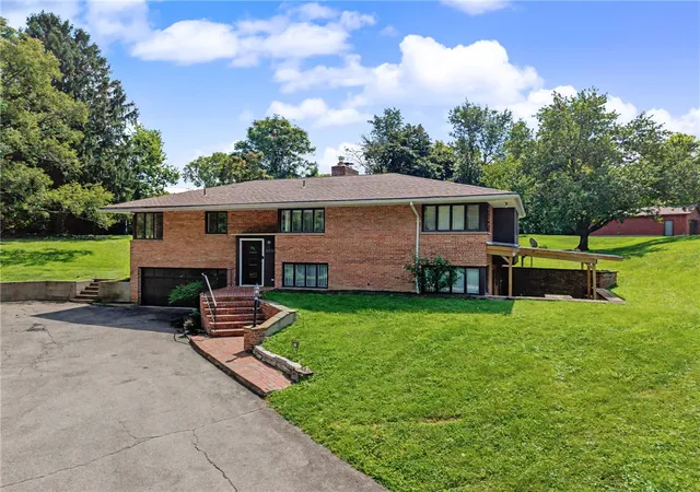 Photo 2 of Single family home for sale at 4334 Dorset Dr, Dayton, OH 45405 | MLS# 967744 | Listing updated on 2026-08-29