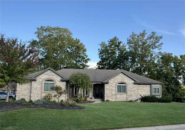 Photo 1 of Sale Pending at 10 Elie Ct, Springboro, OH 45066 | MLS# 967738 | Listing updated on 2026-08-29