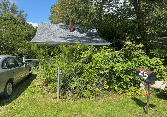 Photo 2 of Single family home for sale at 25 E Cedar Rd, Medway, OH 45341 | MLS# 967756 | Listing updated on 2026-08-29