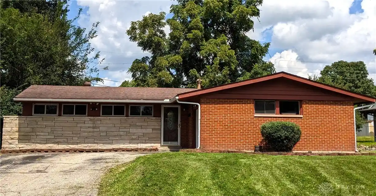 Photo 1 of Sale Pending at 4673 Hedgewood Dr, Dayton, OH 45406 | MLS# 966210 | Listing updated on 2026-10-16