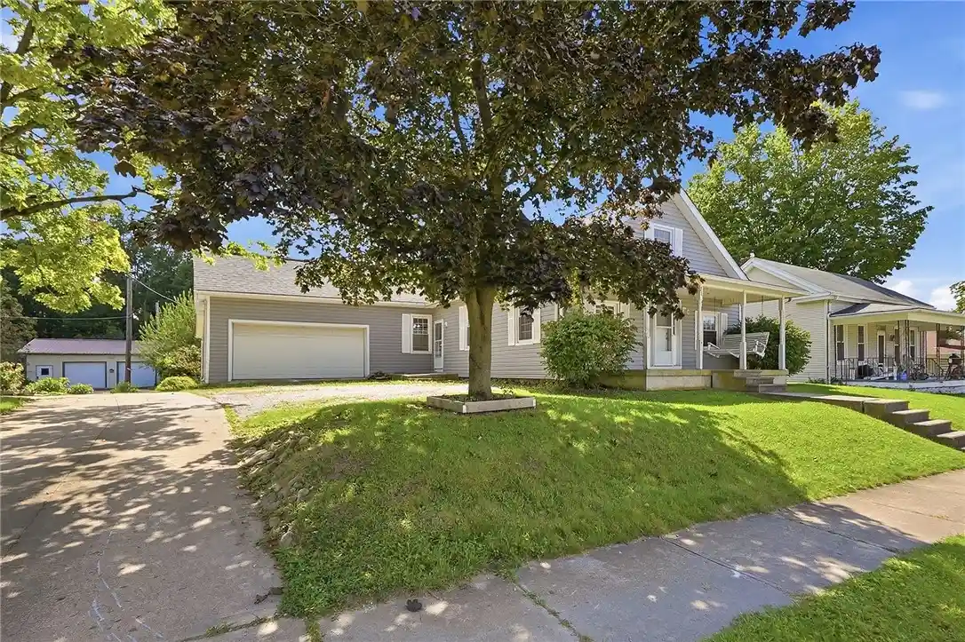 Photo 1 of Single family home for sale at 261 E Main St, Saint Paris, OH 43072 | MLS# 967833 | Listing updated on 2026-10-09
