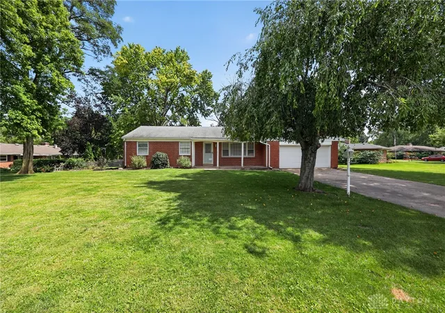 Photo 1 of Single family home for sale at 1186 Stanwick Dr, Beavercreek, OH 45430 | MLS# 967903 | Listing updated on 2026-09-01