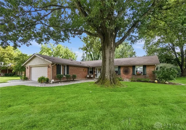 Photo 1 of Single family home for sale at 271 Edgebrook Dr, Dayton, OH 45459 | MLS# 967805 | Listing updated on 2026-09-01