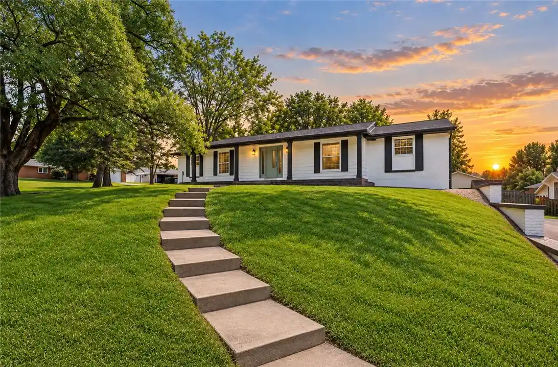 Photo 1 of Single family home for sale at 30 Lynn Rae Cir, Dayton, OH 45458 | MLS# 968419 | Listing updated on 2026-10-26