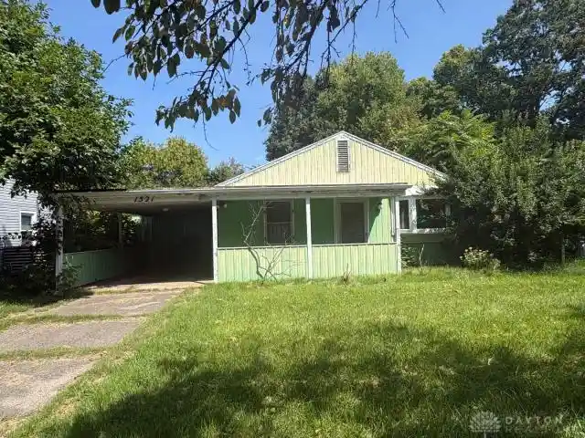 Photo 1 of Single family home for sale at 1521 Lexington Ave, Dayton, OH 45402 | MLS# 968987 | Listing updated on 2026-10-15