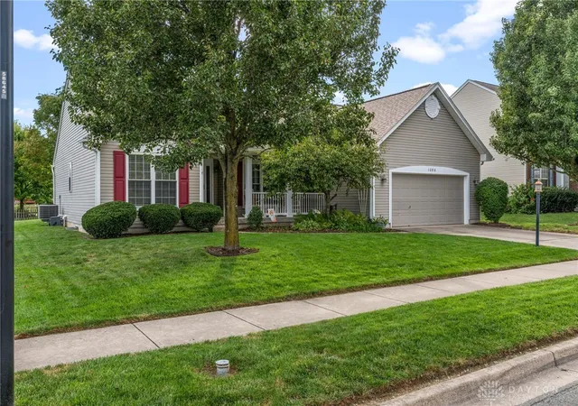 Photo 2 of Sale Pending at 1086 Deercreek Dr, Fairborn, OH 45324 | MLS# 969100 | Listing updated on 2026-10-07