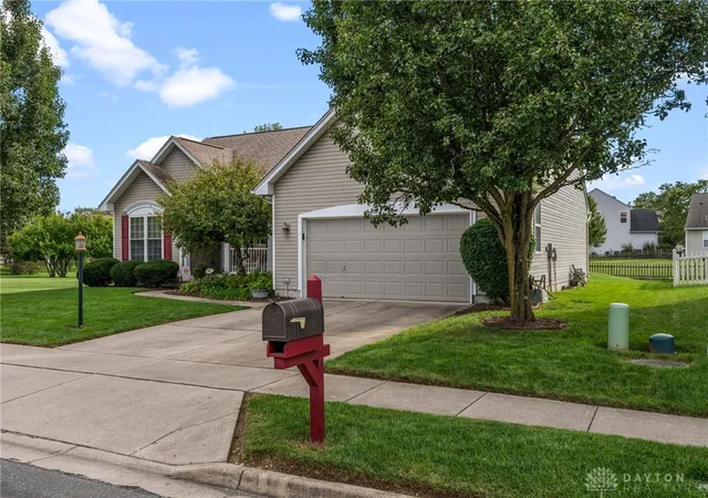 Photo 3 of Sale Pending at 1086 Deercreek Dr, Fairborn, OH 45324 | MLS# 969100 | Listing updated on 2026-10-07