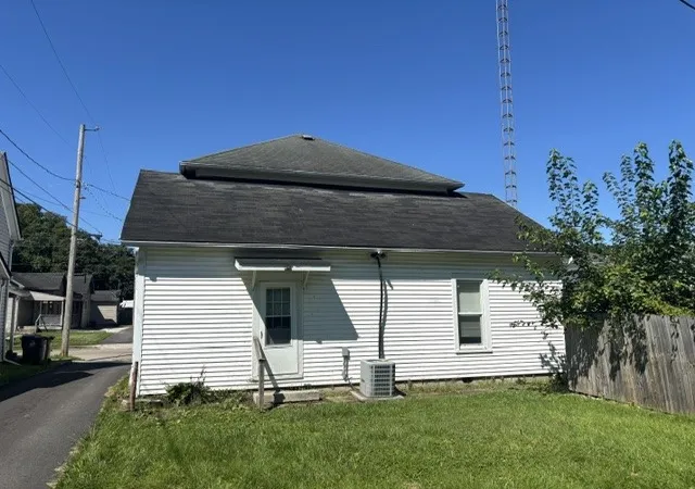Photo 4 of Single family home for sale at 219 Gordon St, Piqua, OH 45356 | MLS# 969530 | Listing updated on 2026-09-23