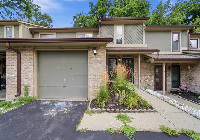 Condo for sale at 573 Winona Dr, Fairborn, OH 45324 | MLS# 969338