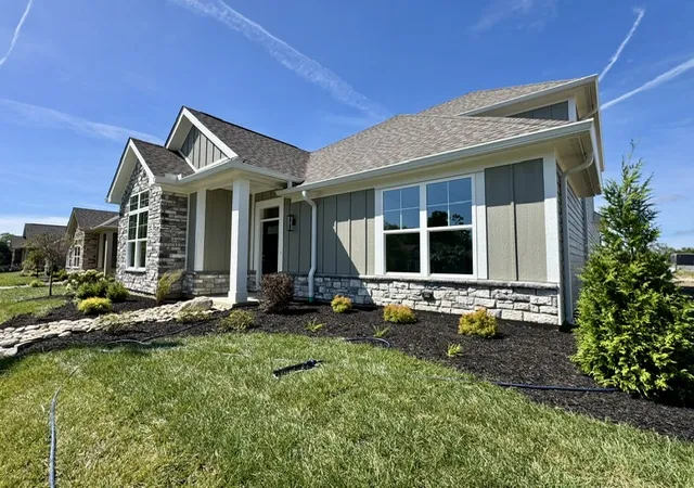Photo 1 of Single family home for sale at 1401 N Fountain Blvd, Springfield, OH 45504 | MLS# 968130 | Listing updated on 2026-09-25