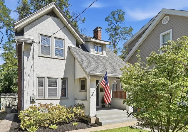 Photo 1 of Sale Pending at 2872 Romana Pl, Cincinnati, OH 45209 | MLS# 967854 | Listing updated on 2026-10-03