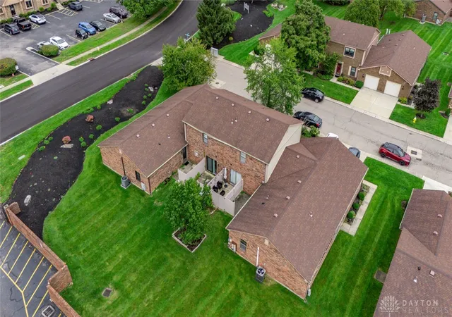 Listing Photo 4 - Condo for sale in building located at 7603 Paragon Commons Cir, Dayton, OH 45459
